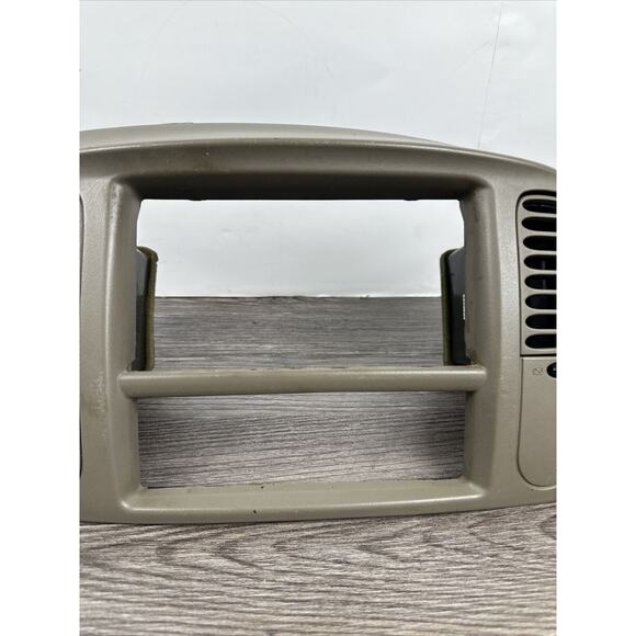 1997-2003 FORD F150 Expedition Tan Dash Radio Bezel 1L14-7804302-CAW - Picture 3 of 6